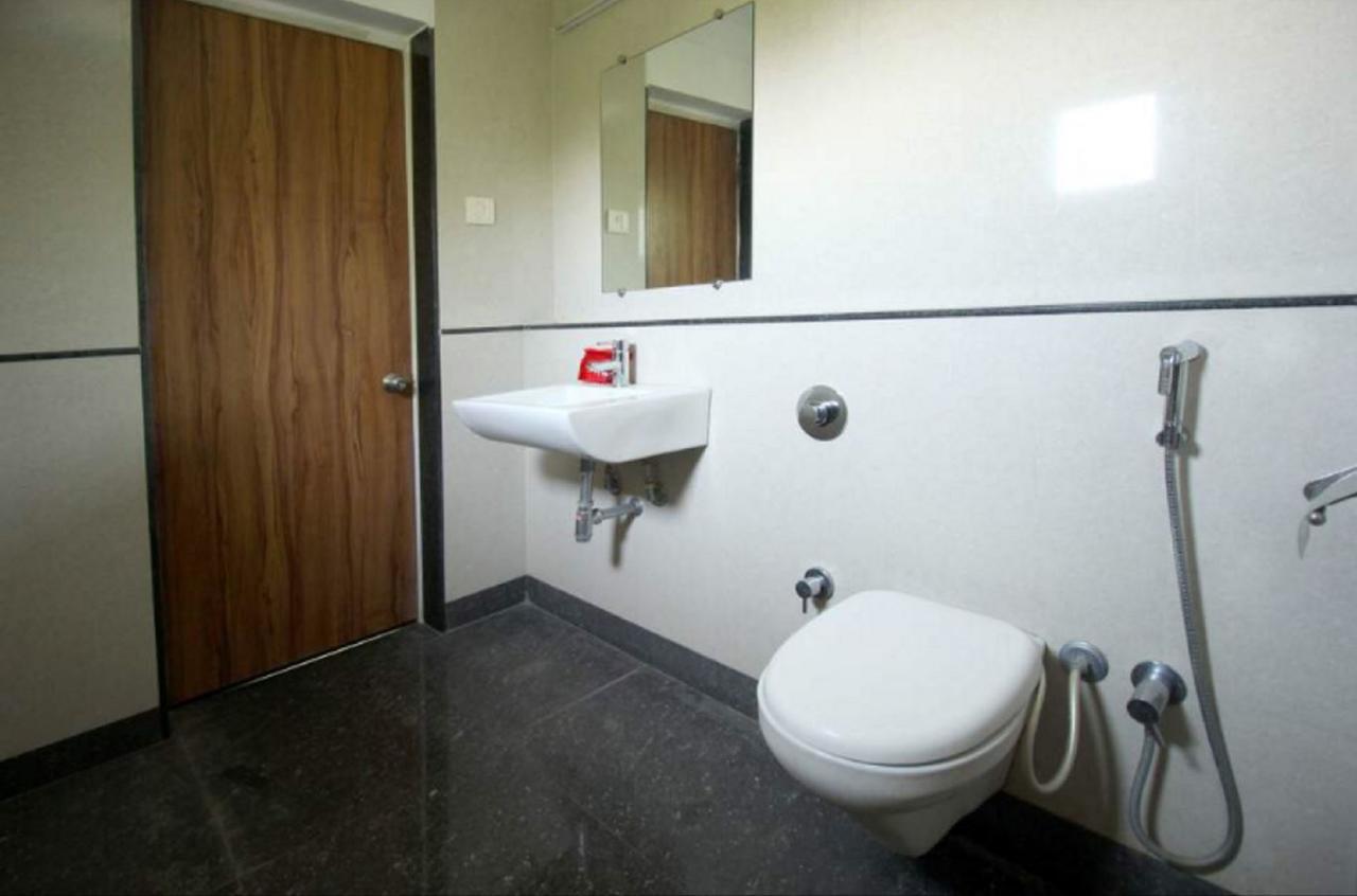 Hotel Executive Сурат Екстер'єр фото